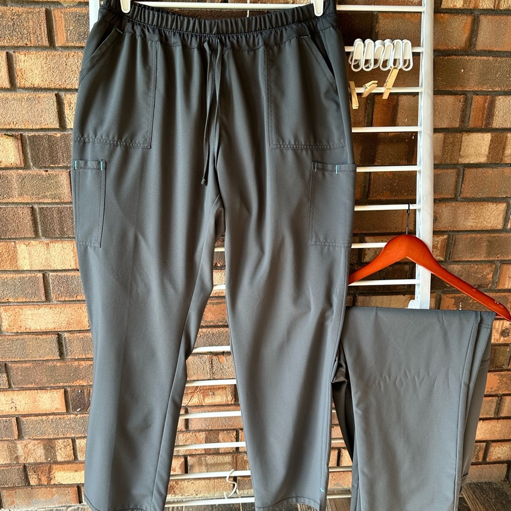 Scrubstar women’s Charcoal Cargo Scrub Pants